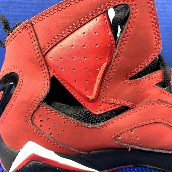 AIR JORDAN 7 TRUE FLIGHT Men`s Size 10.5 Red Black Basketball Shoes 342964-610